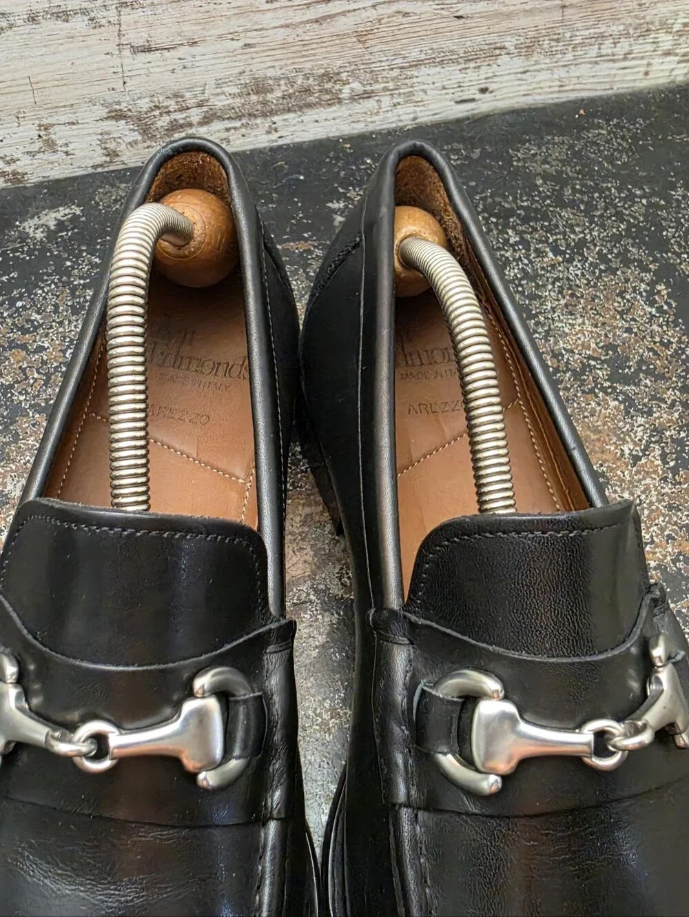 Allen Edmonds small signs